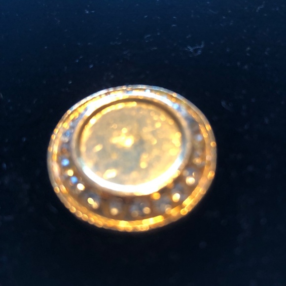 Heys international black little handbag with shoulder strap and snap closure - Picture 2 of 6